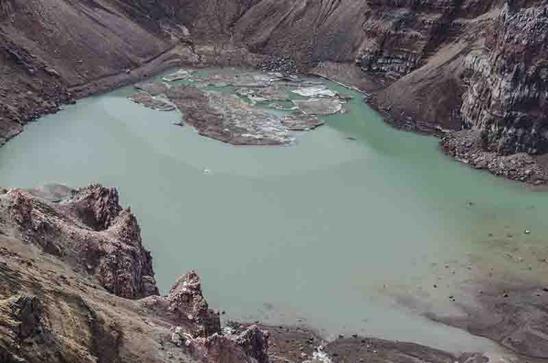 88 - Rusia - Kamchatka - volcan Gorely - crater